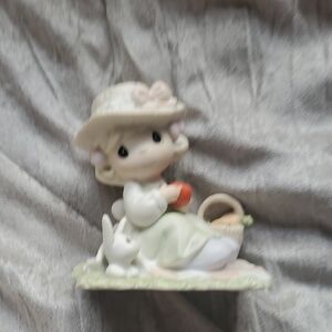 'We're So Hoppy You're Here' Precious Moments Figurine - Cream and White